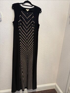 Sleeveless Black Maxi Dress with Beige Chevron Center Panel
